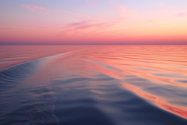 Prachtige zonsondergang op zee De zon gaat onder aan de horizon