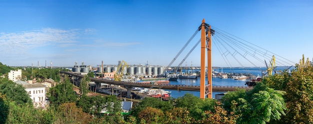 Pratico porto nel porto di odessa, ucraina