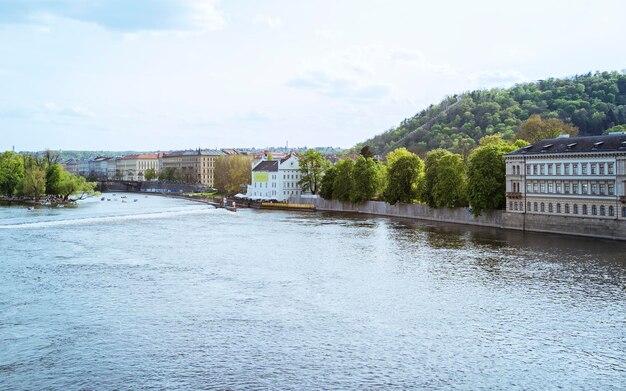 Photo prague czech republic scenic view of the city kampa museum and liechtenstein