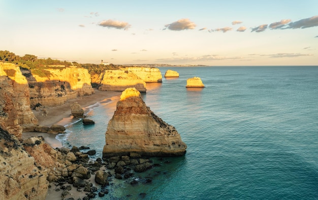 Praia da Marinha Algarve의 아름다운 해변 Marinha - Lagoa Municipality Algarve Portugal의 해안