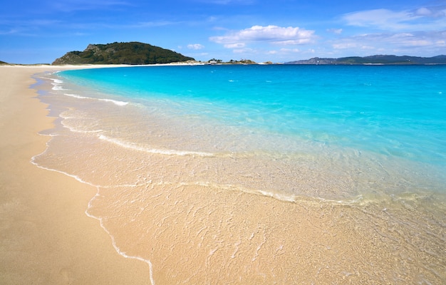 Spiaggia di praia de rodas nell'isola vigo spagna dell'isola di islas