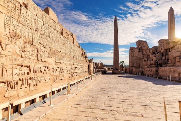 Il distretto di amunre con l'obelisco tempio di karnak luxor egitto