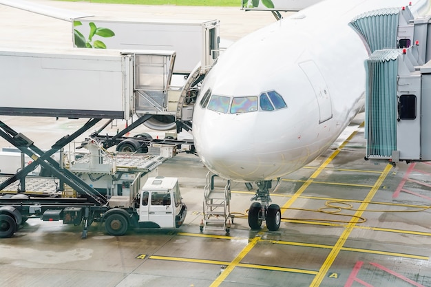 Preflight service of passenger plane