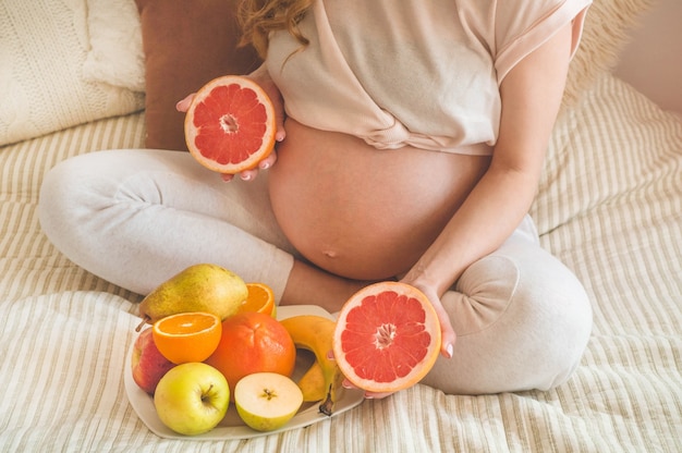 pregnancy and healthy organic nutrition. pregnancy and grapefruit