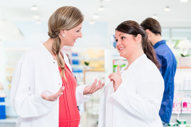 Farmacista incinta in divieto di lavoro protettivo