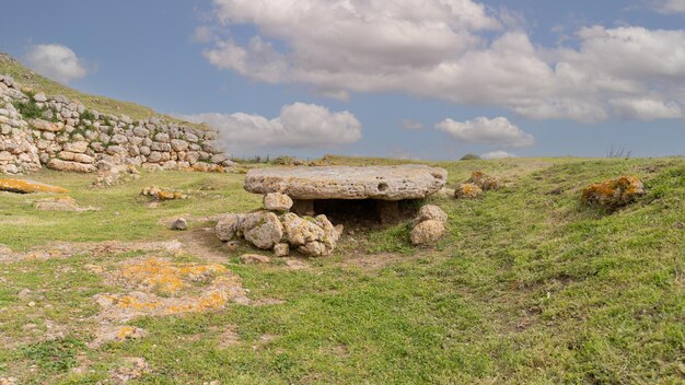 Photo prehistoric or prenuragic altar monte daccoddi ancient sanctuary in northern sardinia