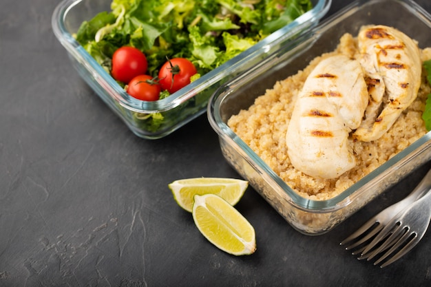 Prep-containers voor gezonde maaltijden.