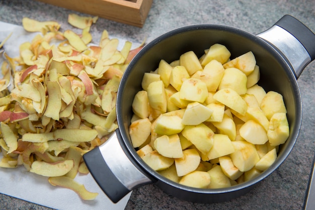 Preparazione di salsa di mele