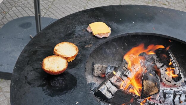 ハンバーガー屋台の食べ物の準備