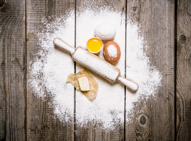 Preparazione dell'impasto ingredienti per l'impasto