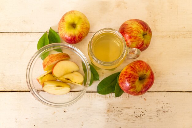 Preparazione di aceto di sidro di mele biologico sano