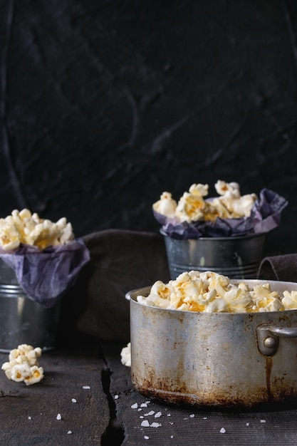 Prepared salted popcorn