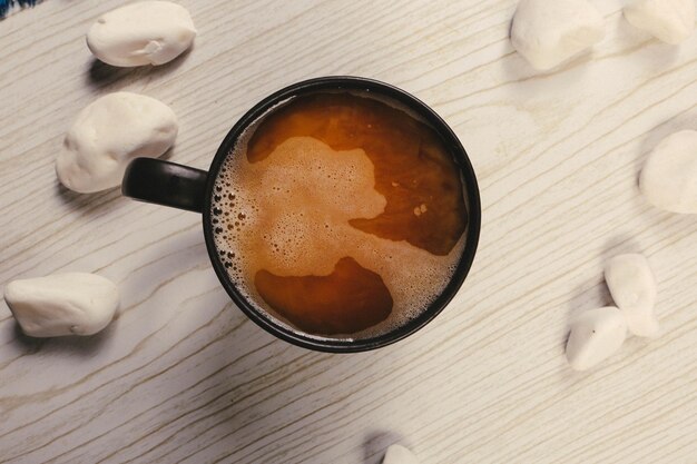 Preparare il caffè con lo stantuffo del caffè o il chemex