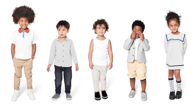 幼稚園児のカジュアルな服装 pngモックアップフルボディ