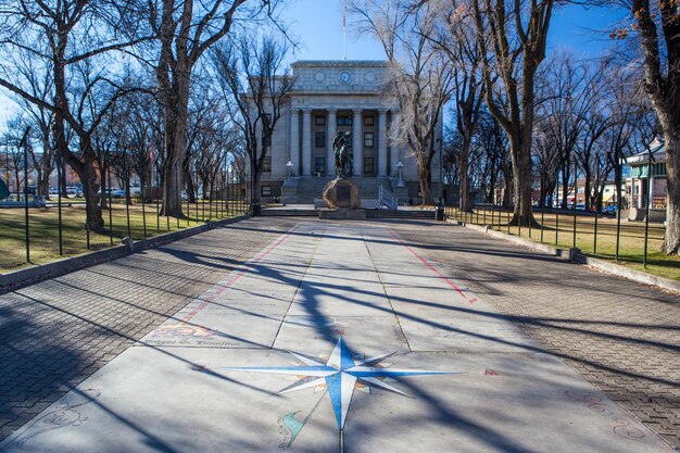 Фото prescott yavapai court house в холодное зимнее утро в аризоне, сша