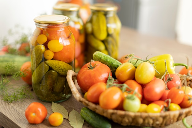 Preservation of tomatoes and cucumbers, the harvest is salted in jars