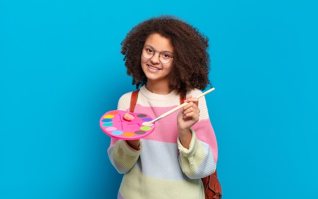 Artista di ragazza adolescente abbastanza afro