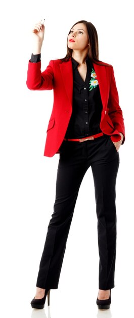 흰색 절연 스튜디오에서 포즈 빨간 재킷에 예쁜 여자