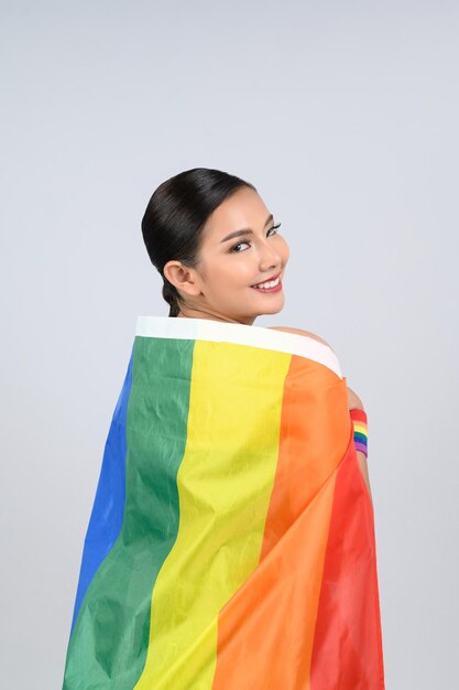 Photo pretty woman lgbq pose with mulicolor flag