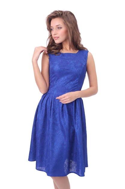 Довольно молодая женщина в голубом платье