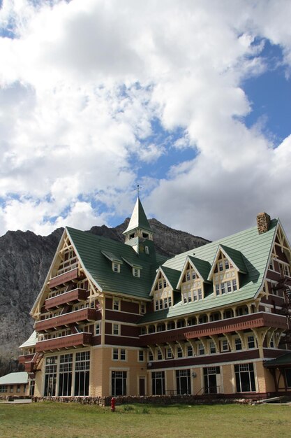 Цена отеля Wales Waterton Lakes Alberta Canada