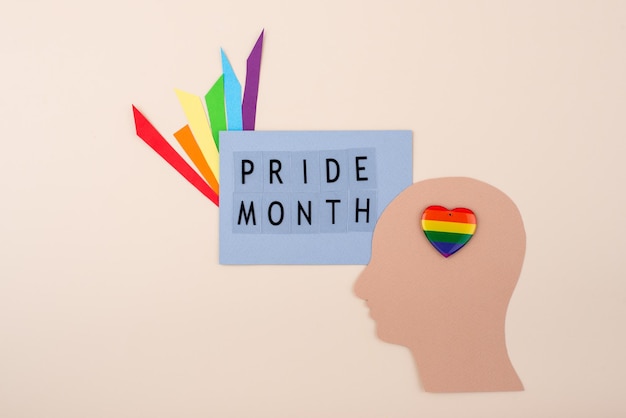 Концепция месяца гордости с флагом ЛГБТК