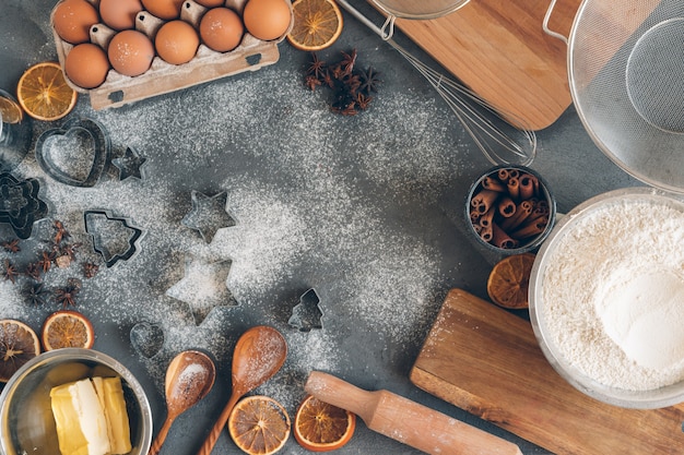 Proces om deeg voor Kerstmiskoekjes te koken