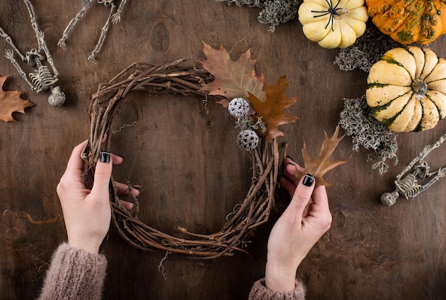 Process of making Halloween wreath