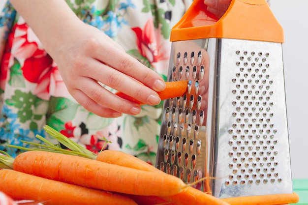 Process of making juice, process preparation of fresh juice, carrot juice