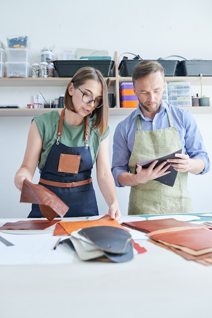 The process of manufacturing the leather goods