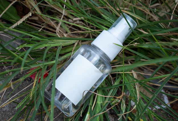 Modello di bottiglia del prodotto flacone spray etichetta vuota