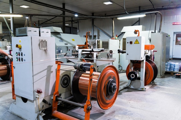 Produzione di cavo in filo di rame bronzo in bobine in fabbrica