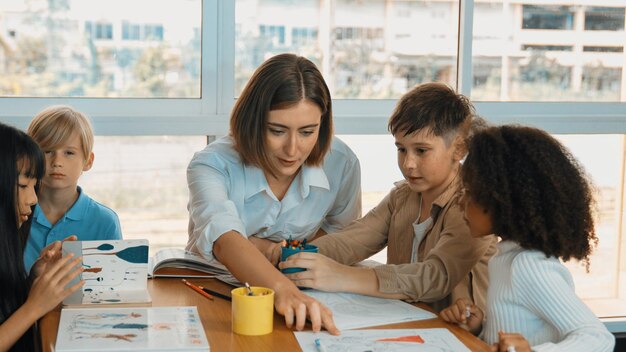 Photo professional caucasian teacher telling story to diverse student erudition