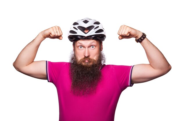プロのサイクリストは安全のためにヘルメットを着用します