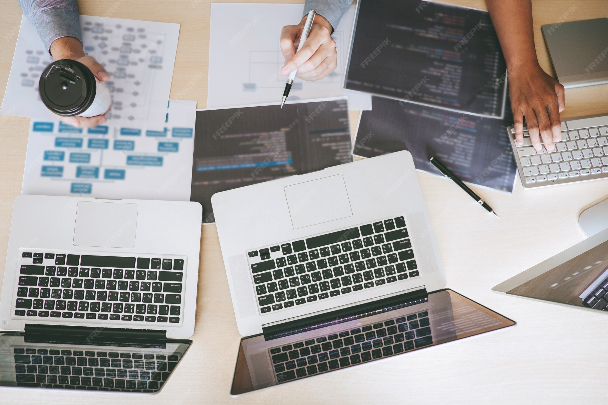 Premium Photo | Professional developer programmer cooperation meeting ...