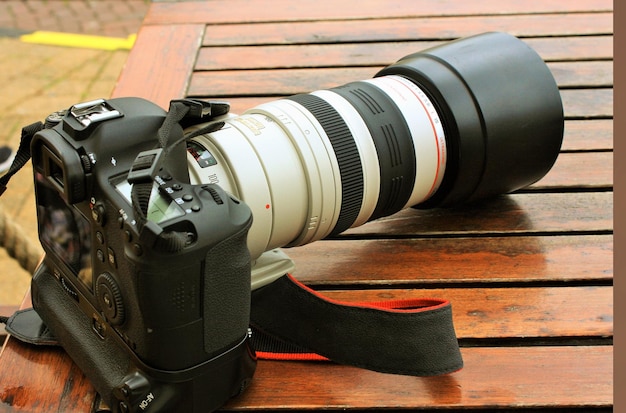 Professional digital photo camera with tele lenses