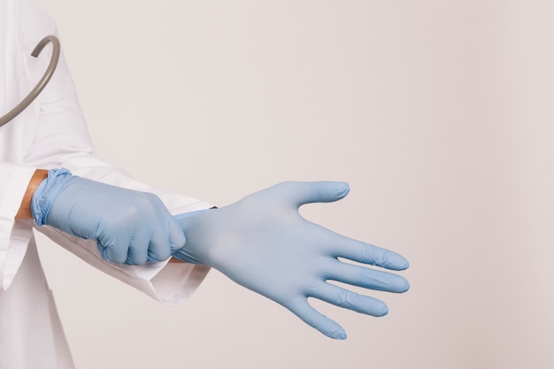 Photo professional doctor with gloves