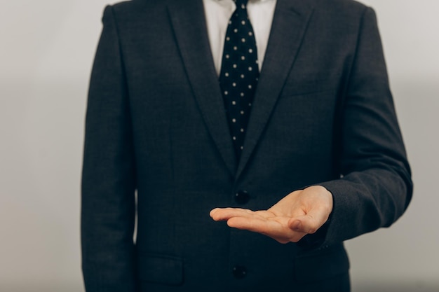 Photo professional person with hand business man giving thumbs the hands of a businessman