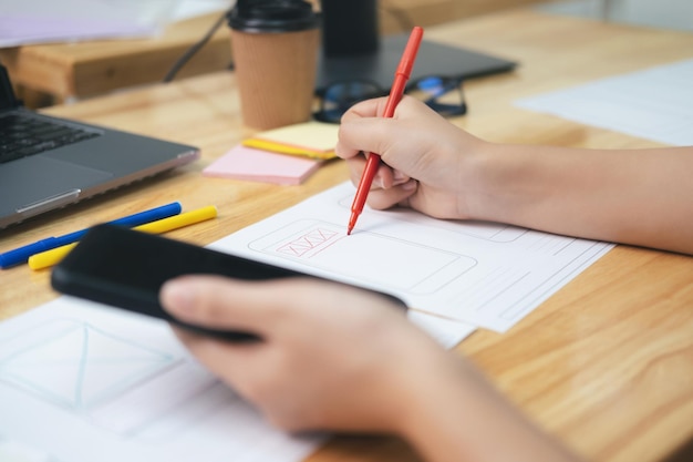 程序员和 UX UI 设计师,从事软件开发和编码技术移动和网站设计和编程开发技术