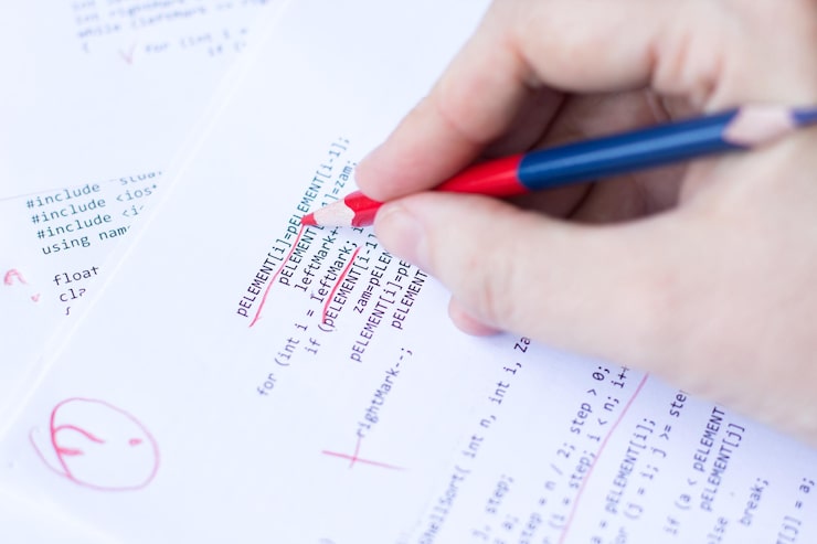 Photo programming training program code with an error sorting the data programming language c end c