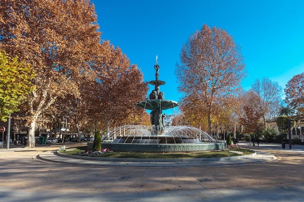 promenade of the hall and fountain of the granadas