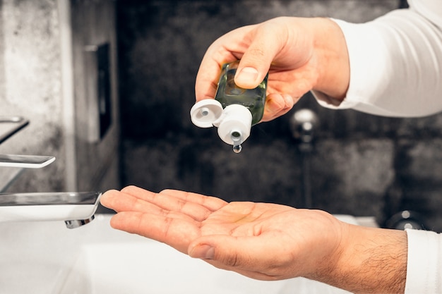 Proper disinfection of hand treatment with alcohol gel