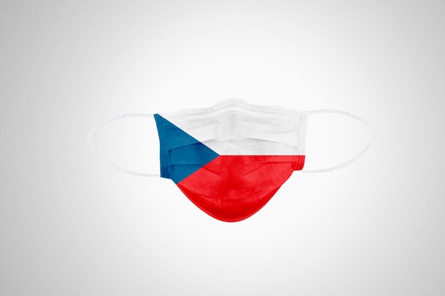 チェコ共和国の国旗が付いた保護マスク