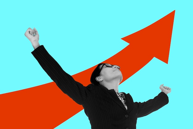 잡지 스타일의 현대 미술 현대 디자인에서 빨간색 화살표가 위쪽으로 콜라주되는 자랑스러운 아시아 사업가