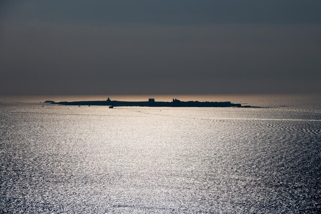 Провинция Аликанте Санта-Пола Виста de la Isla de Tabarca desde la sierra de Santa Pola