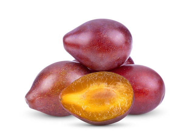 Pruimen pruim pruimen fruit geïsoleerd op een witte achtergrond