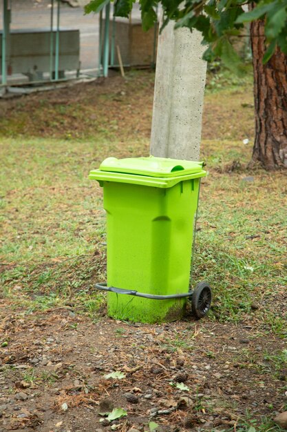 Prullenbak in de natuur