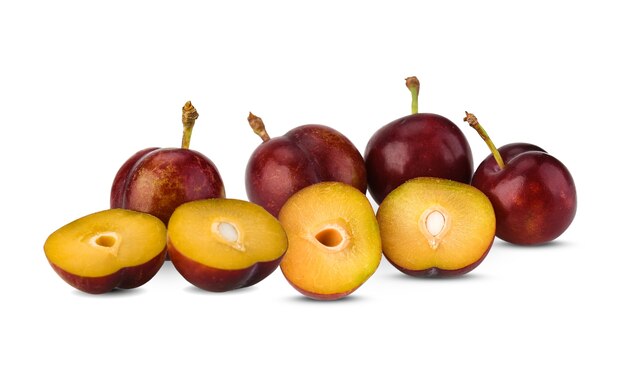 Prunus domestica, сливы, фрукты на белом фоне