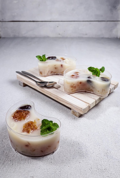 Puding Peach Gum or peach gum collagen dessert pudding is a Chinese traditional refreshment beverage