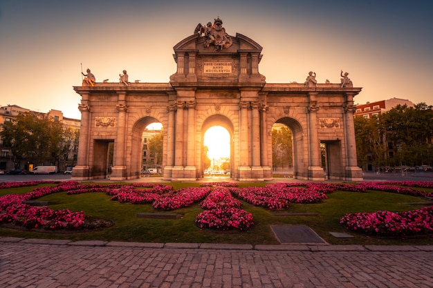 "Puerta de Alcala" / Alcala-poort in het centrum van Madrid, Spanje.